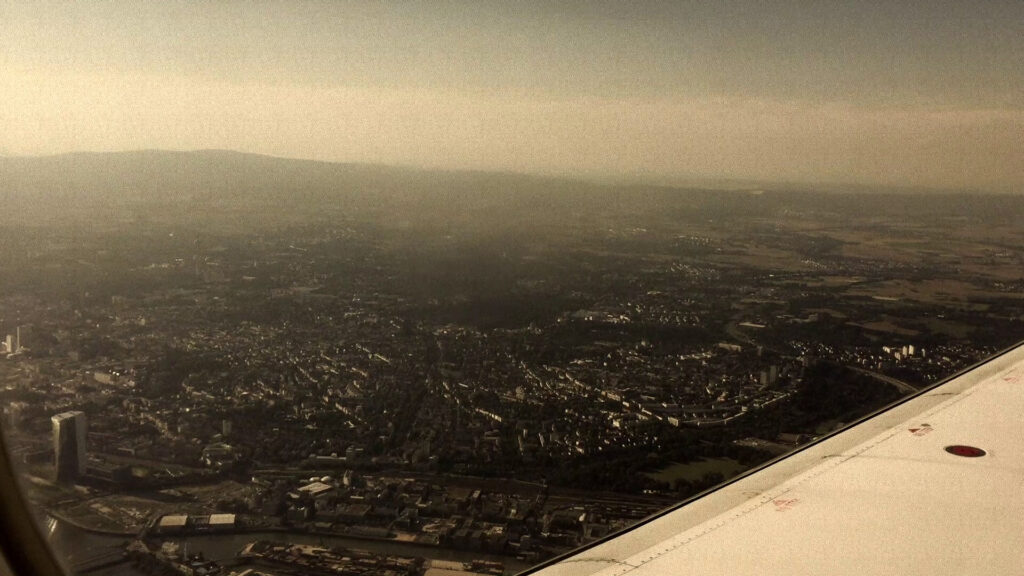 25R, Aiport, EDDF, Frankfurt am Main, Germany, Lufthansa, Main, Rhein-Main, Runway, Skyline, Taunus, Wing